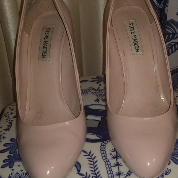 Steve Madden Saige pumps. - Picture 4 of 4